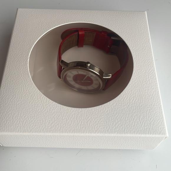 Gossip watch quartz red glow in the dark second hand new battery silver tone - Picture 3 of 8